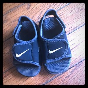 Toddler Nike sandals size 5c